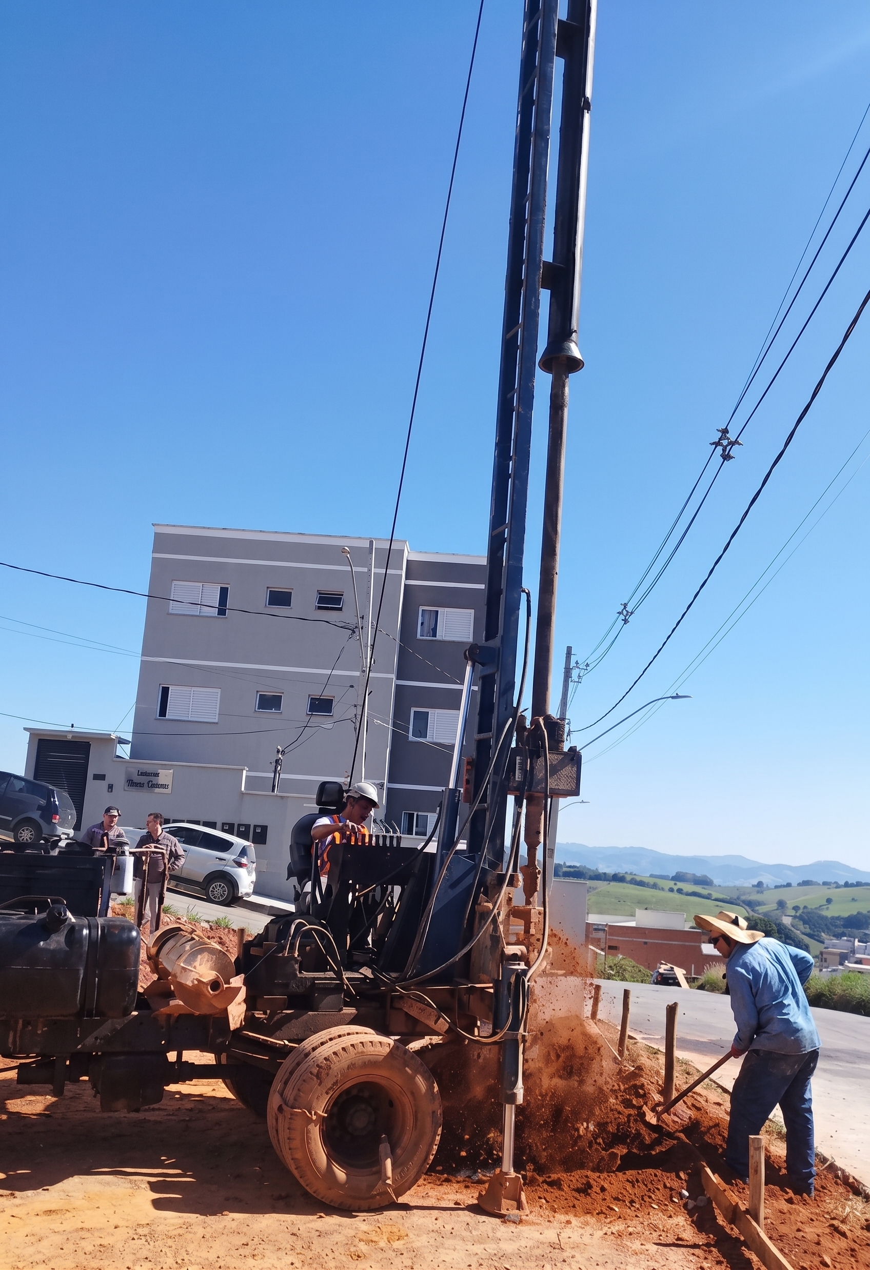 Foto da obra Base para empreendimento — escala